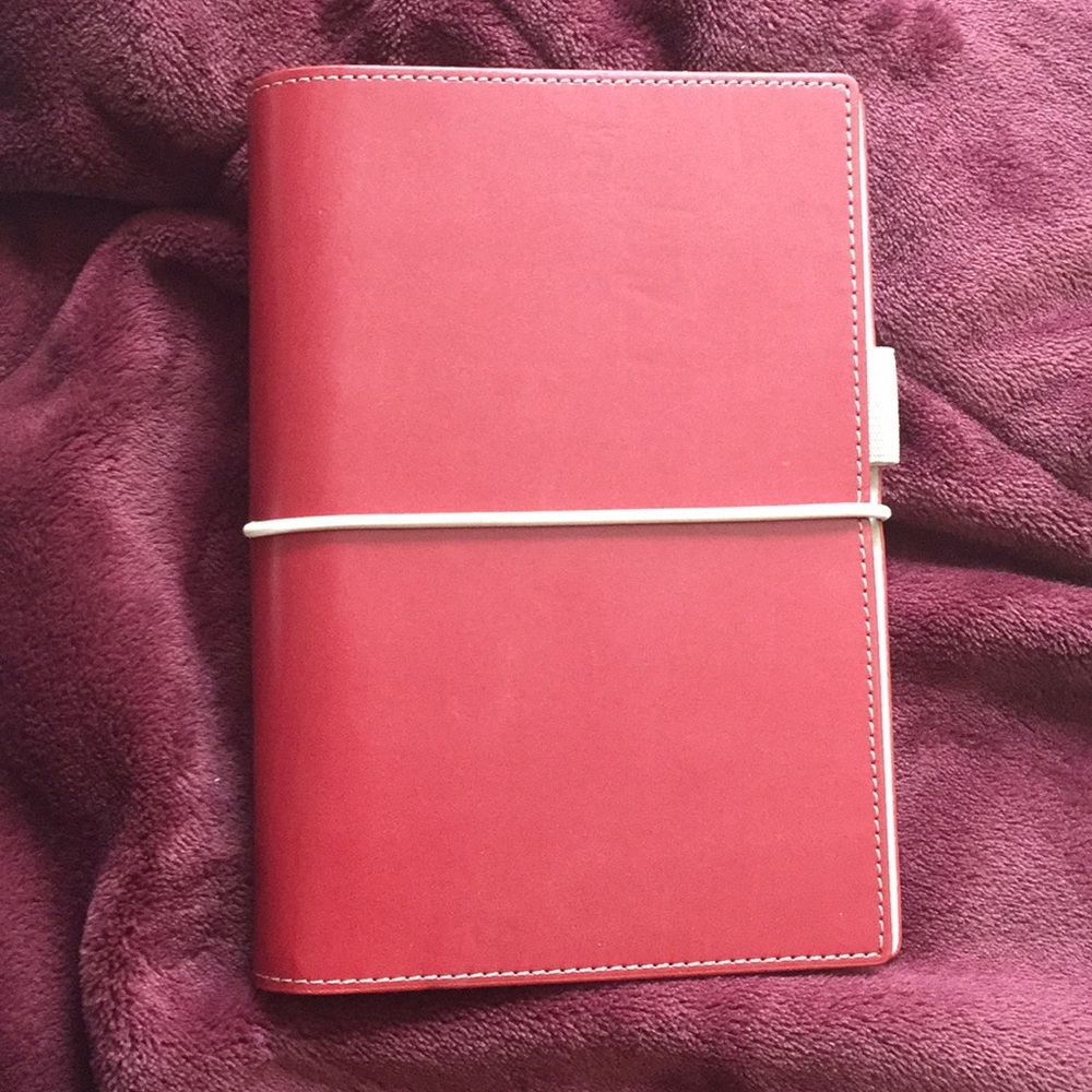 Filofax domino Red in personal size